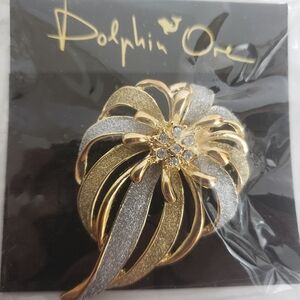 New Dolphine Ore Brooch Pin  Diamond Dust Rhinestones Gold Tone Rose Aster Shape